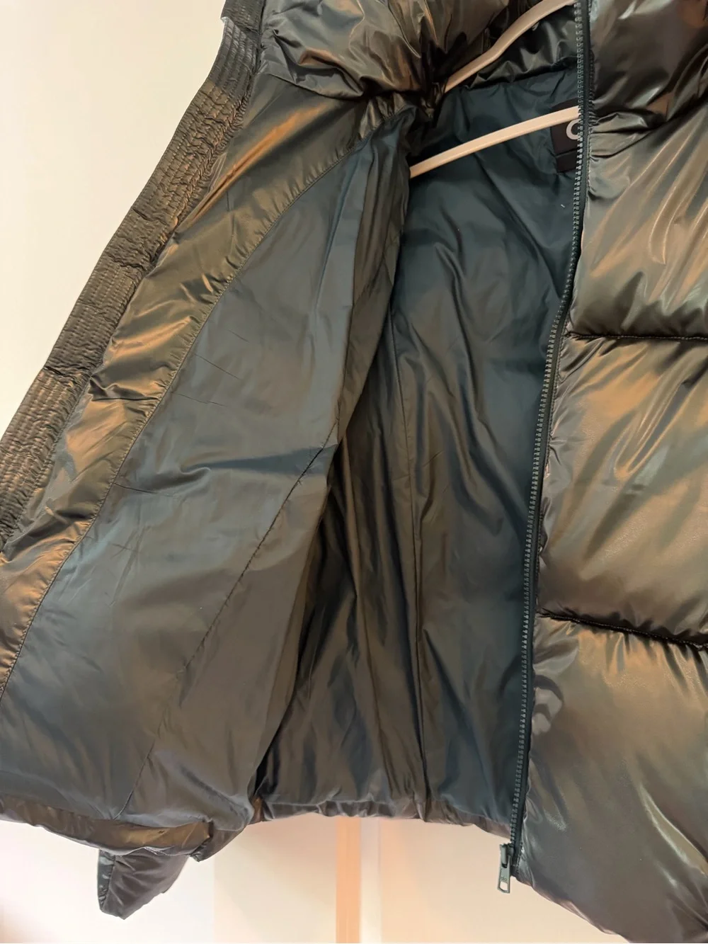 ALO Yoga Green Pearlized Pristine Puffer Jacket